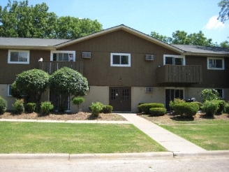 Woodfield Apartments in Delavan, WI - Building Photo - Building Photo