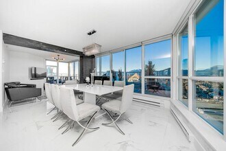 4400 Buchanan St in Burnaby, BC - Building Photo - Building Photo