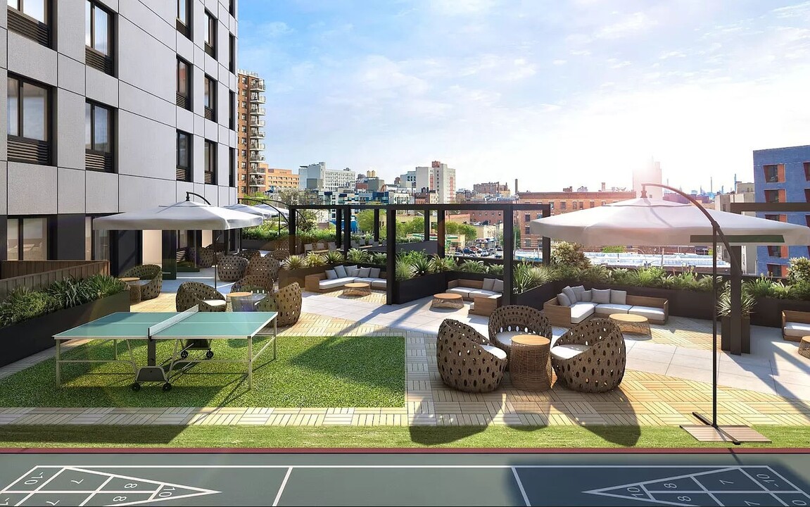 4720 Third Ave, Unit 301 in Bronx, NY - Building Photo