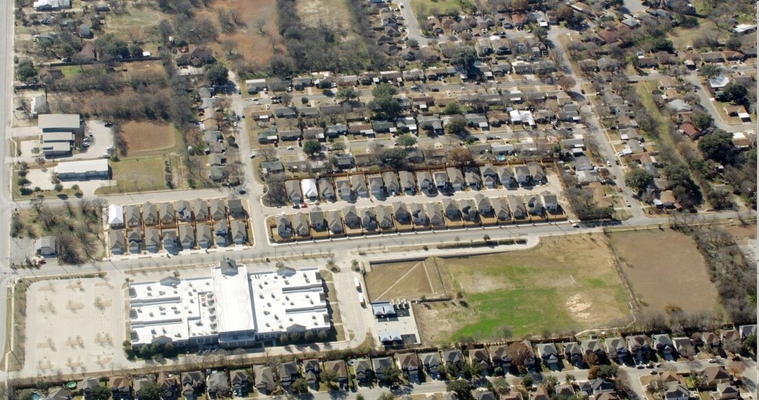 Covington in San Antonio, TX - Building Photo