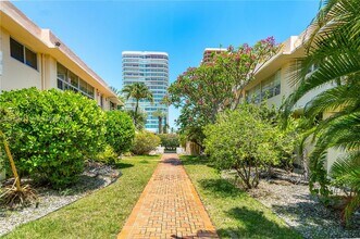 9940 Collins Ave in Bal Harbour, FL - Building Photo - Building Photo