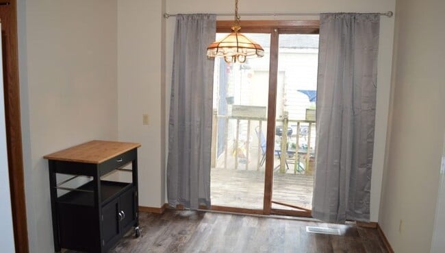 6964 Park Ridge Dr in Madison, WI - Building Photo - Building Photo