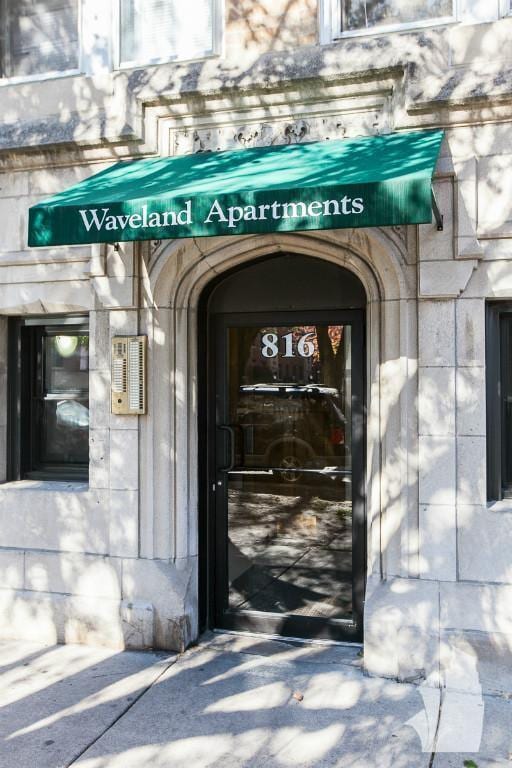 834 W Waveland Ave, Unit 10 in Chicago, IL - Building Photo - Building Photo