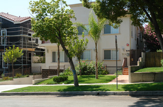 715 E Angeleno Ave in Burbank, CA - Building Photo - Building Photo