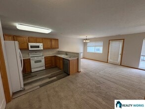 6914 Milan Dr in Lincoln, NE - Building Photo - Building Photo