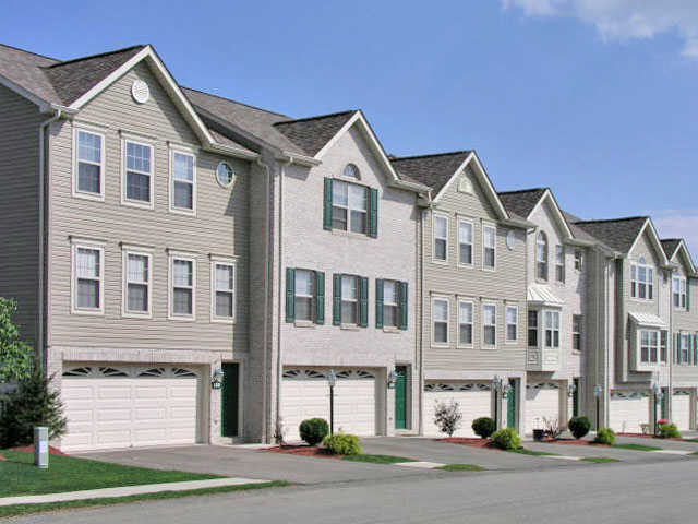 The Estates at Seven Fields in Mars, PA - Foto de edificio