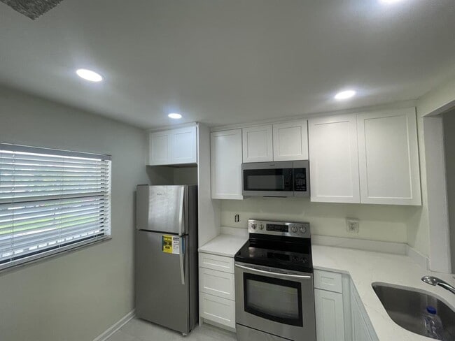 143 NW 91st Ave, Unit 202