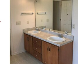303 Camden Ct in Hinesville, GA - Building Photo - Building Photo