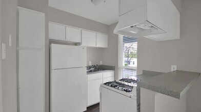 4406 Avenue C in Austin, TX - Foto de edificio - Building Photo