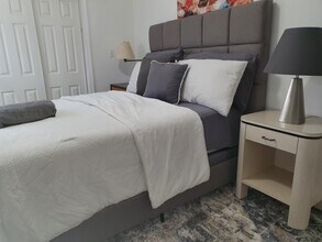 135 Cedar St, Unit 135Cedar in Boston, MA - Foto de edificio - Building Photo