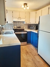 8060 W 9th Ave in Lakewood, CO - Building Photo - Building Photo