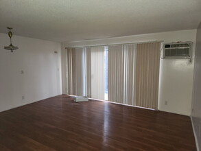 6538 Sepulveda Blvd, Unit 6 in Van Nuys, CA - Building Photo - Building Photo