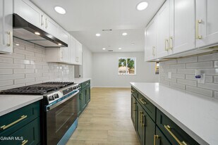 2059 Shasta St in Mojave, CA - Building Photo