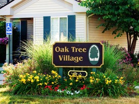 Oak Tree Village Apartamentos