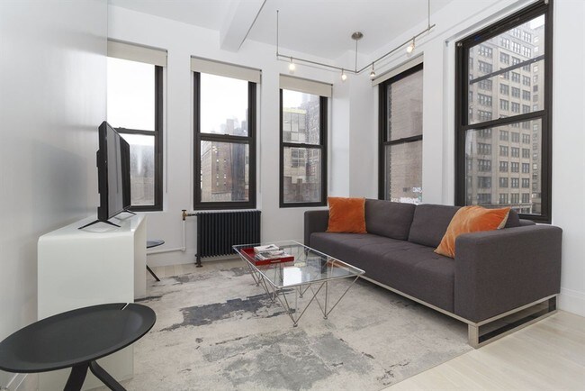 315 7th Ave-Unit -6A in New York, NY - Building Photo - Building Photo