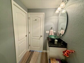 8610 Zircon Way in Arvada, CO - Foto de edificio - Building Photo