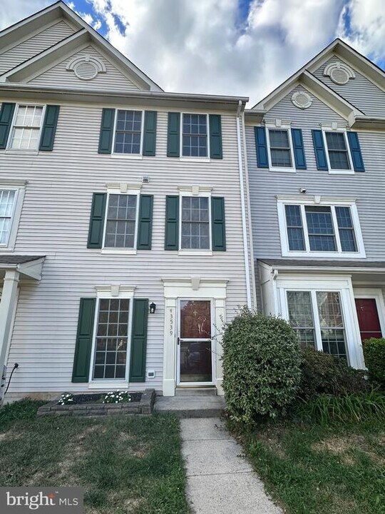 43539 Kiplington Square in Chantilly, VA - Building Photo
