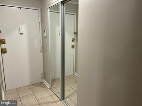 1231 Country Mill Dr in East Windsor, NJ - Building Photo - Building Photo
