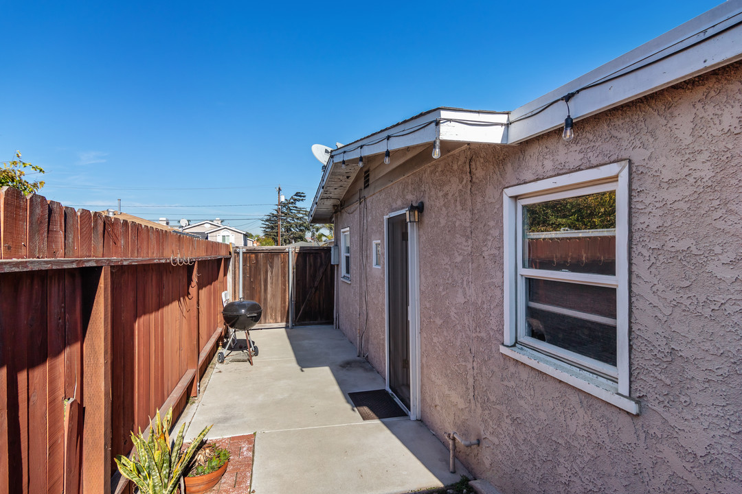 2012 Plant Ave in Redondo Beach, CA - Building Photo