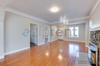 4321 5th Ave NE in Seattle, WA - Building Photo - Building Photo