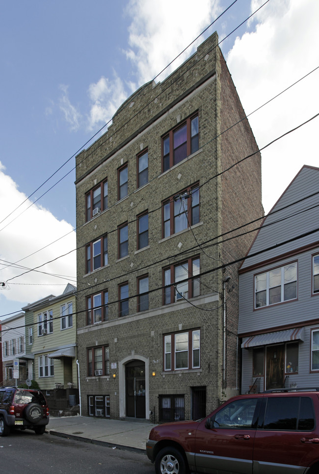 110-112 Rutgers Ave in Jersey City, NJ - Building Photo - Building Photo