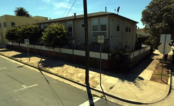 601 W 6th St in Antioch, CA - Foto de edificio - Building Photo