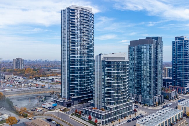 Pinnacle Lakeside in Mississauga, ON - Building Photo - Building Photo