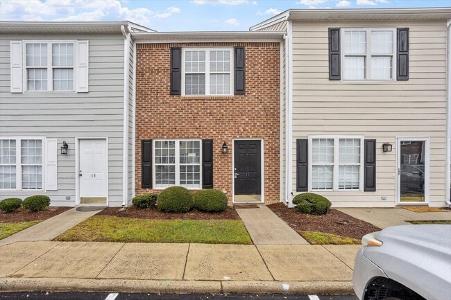 property at 17 Cheltenham Dr