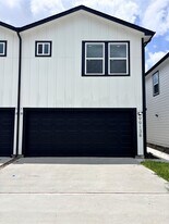 9913 Porto Rico Rd in Houston, TX - Building Photo