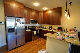 315 Broadway in Somerville, MA - Foto de edificio - Building Photo