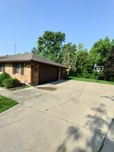 145 Marbrook Dr in Dayton, OH - Building Photo - Building Photo