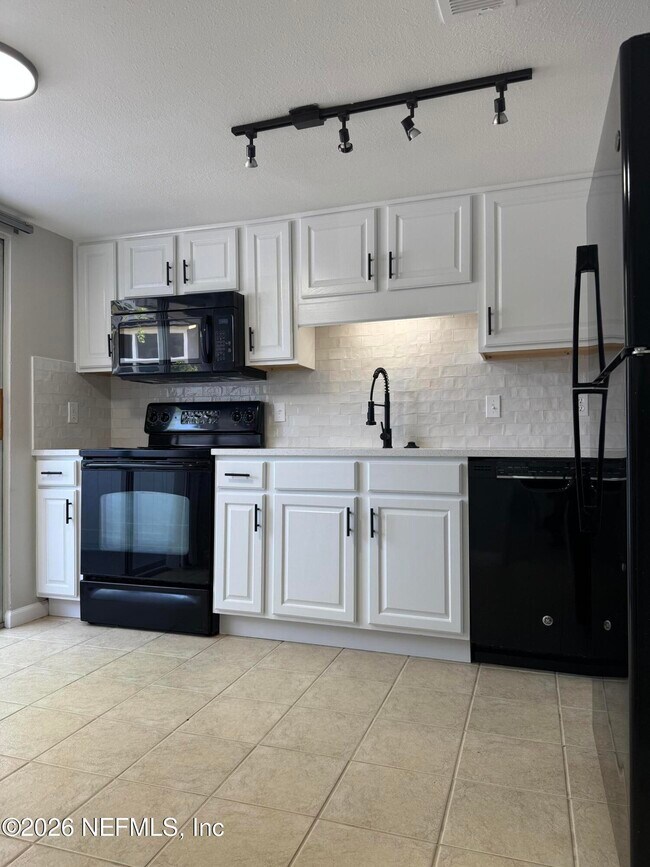 8880 Old Kings Rd S in Jacksonville, FL - Foto de edificio - Building Photo