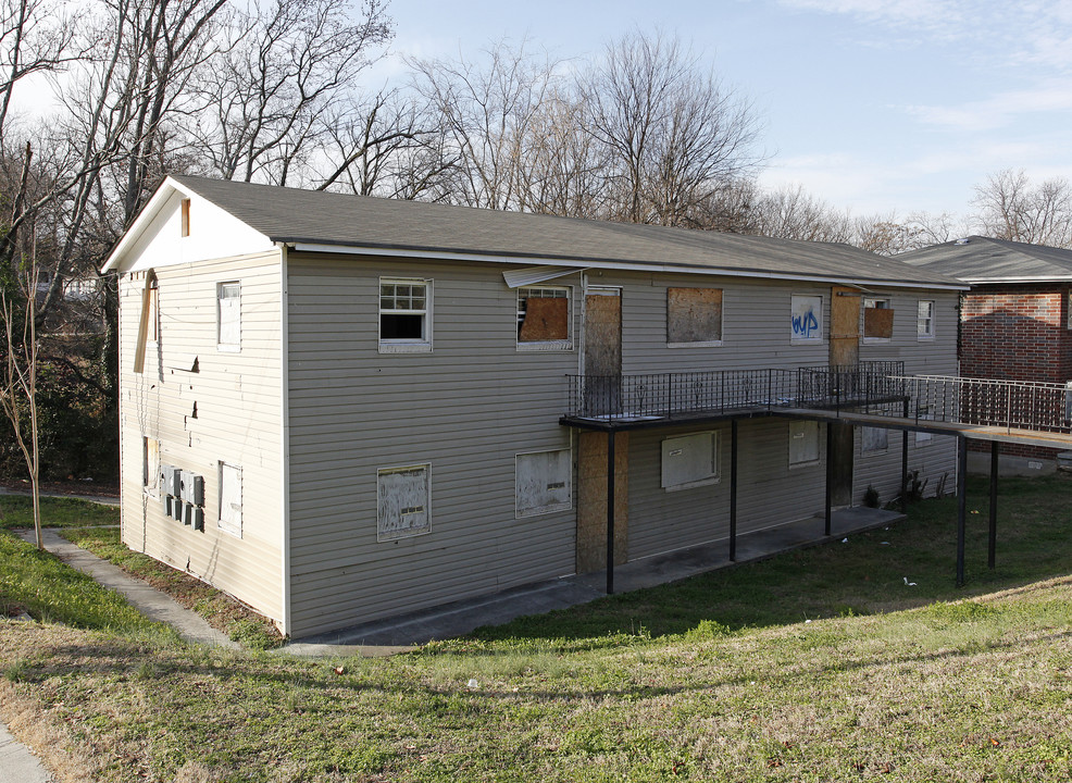 216 Newport St NW in Atlanta, GA - Building Photo