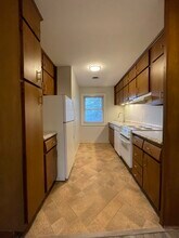 3668 Kingsboro Rd NE, Unit 10 in Atlanta, GA - Building Photo - Building Photo