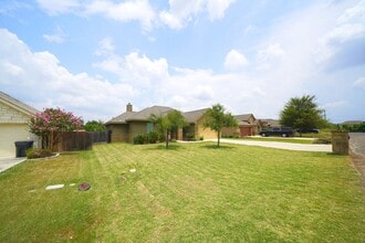 15420 Dell Ln in Selma, TX - Building Photo - Building Photo