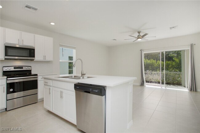 15253 Wildflower Cir in Naples, FL - Building Photo - Building Photo