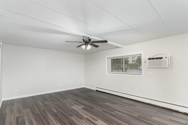 224 E Bailey Rd in Naperville, IL - Building Photo - Building Photo