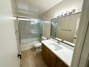 4616 Rochelle Dr in Union City, CA - Building Photo - Building Photo