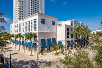 Water's Edge Condominiums in Clearwater, FL - Building Photo - Building Photo