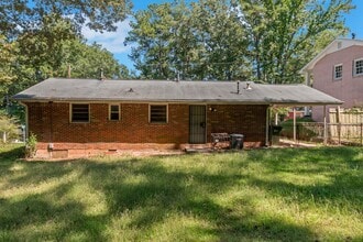 487 Oakside Dr SW in Atlanta, GA - Building Photo - Building Photo