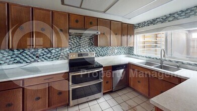 6100 N Oracle Rd in Tucson, AZ - Building Photo - Building Photo