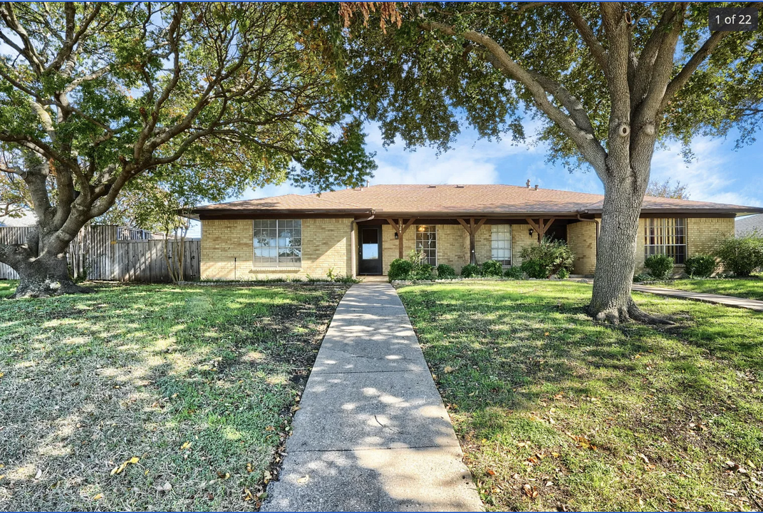 1924 N Floyd Rd, Unit 1 in Richardson, TX - Foto de edificio