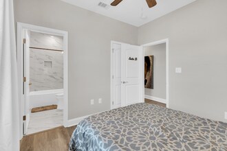 9309 Belfast St-Unit -Room B in New Orleans, LA - Building Photo - Building Photo