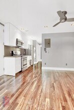 939 2nd Ave, Unit 2 in New York, NY - Building Photo - Building Photo