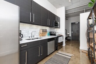 Garment Lofts in Los Angeles, CA - Foto de edificio - Interior Photo