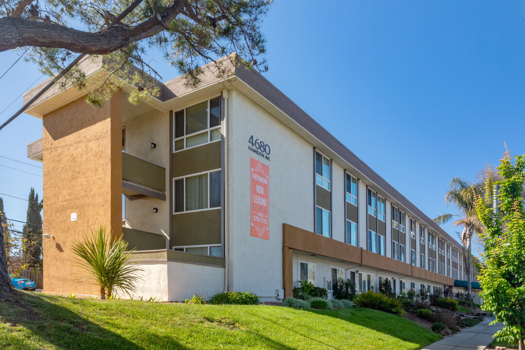 Hamilton Apartments in San Jose, CA - Foto de edificio