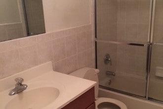 1506 Edison Glen Terrace, Unit 1506 in Edison, NJ - Building Photo - Building Photo