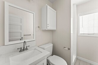 4104 E 7th St in Long Beach, CA - Building Photo - Building Photo