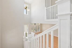 34 Bayharbor Wy in San Rafael, CA - Building Photo