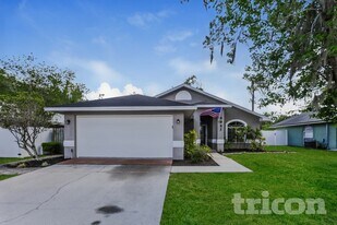 2921 Wilder Creek Cir in Plant City, FL - Building Photo